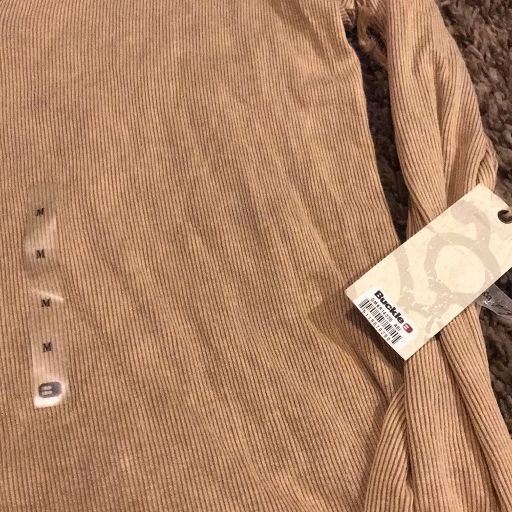 Shirt - Picture 4 of 8